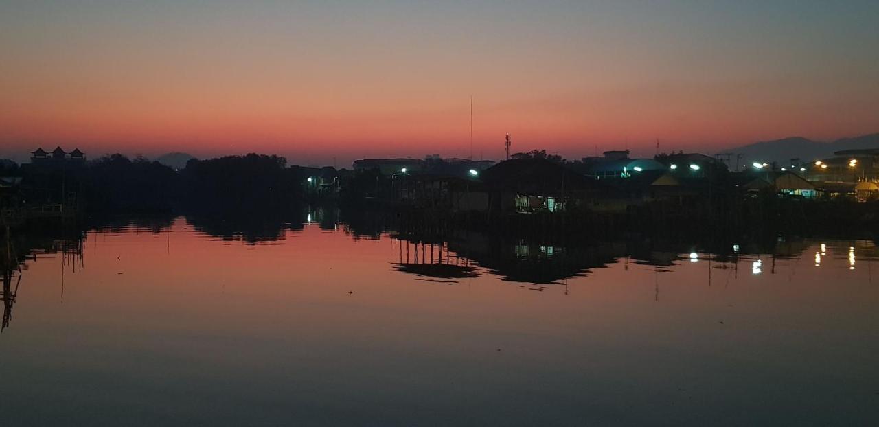 Hostel Buorana Chonburi Zewnętrze zdjęcie