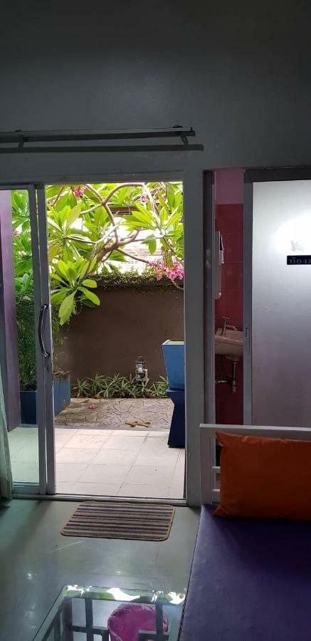 Hostel Buorana Chonburi Zewnętrze zdjęcie