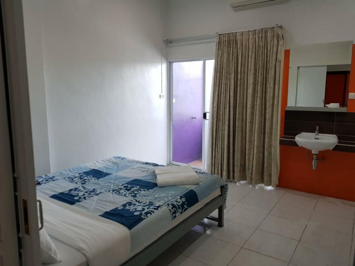 Hostel Buorana Chonburi Zewnętrze zdjęcie
