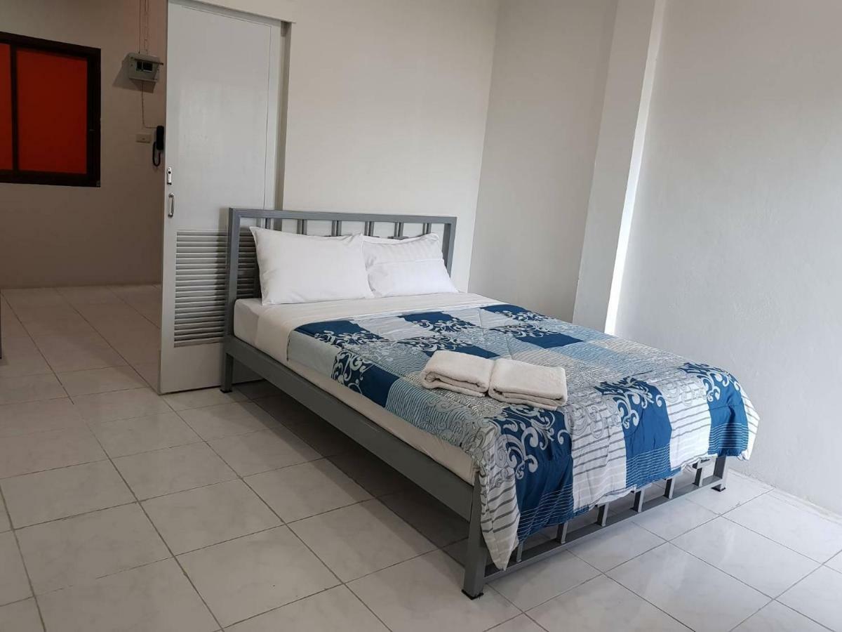 Hostel Buorana Chonburi Zewnętrze zdjęcie